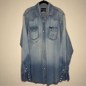 Vintage Wrangler Pearl Snap Denim Shirt Mens XL Long Sleeve Cowboy Long Tails